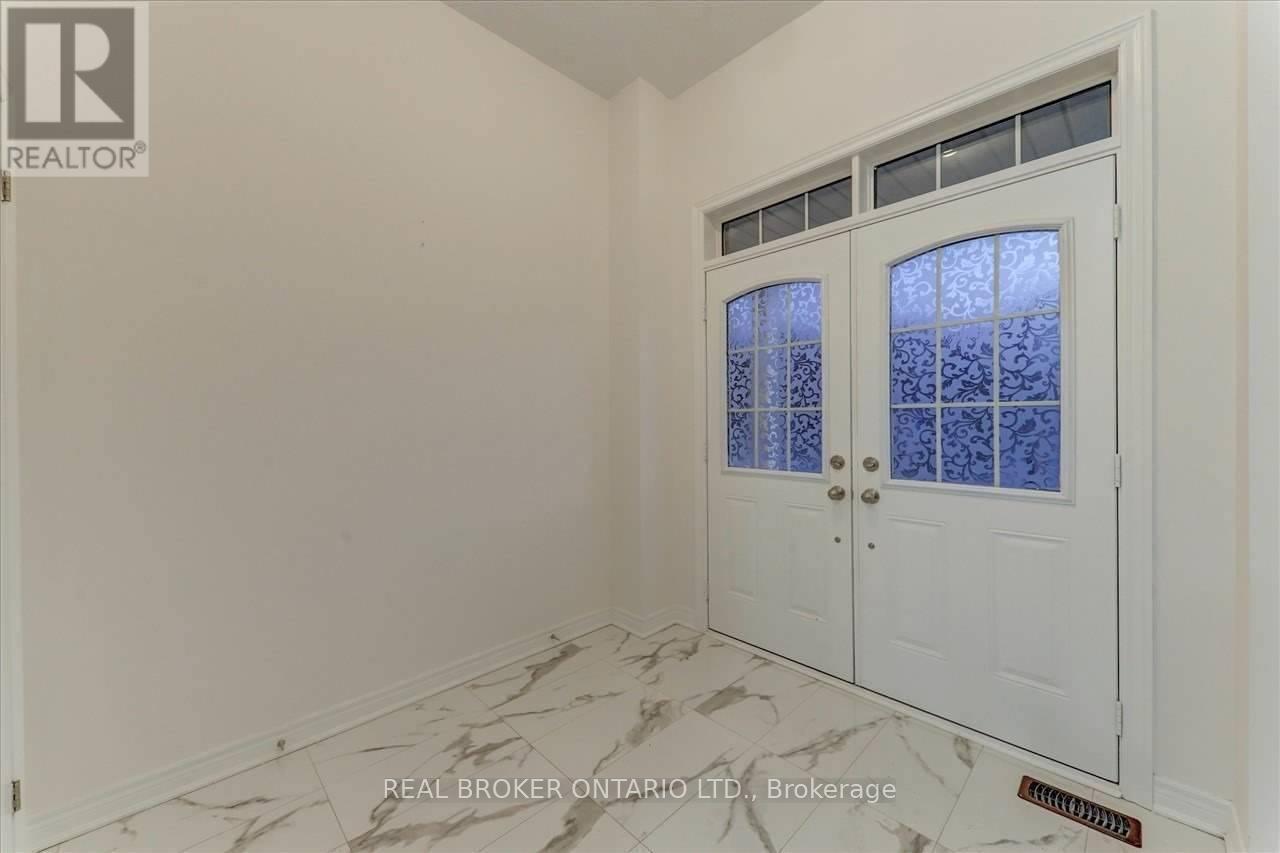 91 Titan Trail, Markham, ON - Indoor Photo Showing Other Room