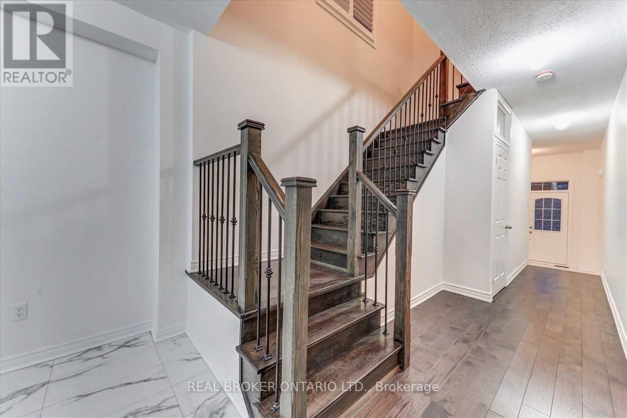 91 Titan Trail, Markham, ON - Indoor Photo Showing Other Room