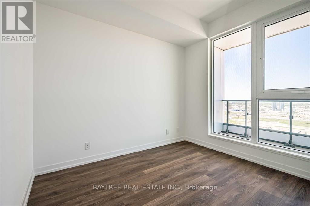 3910 - 950 Portage Parkway, Vaughan, ON - Indoor Photo Showing Other Room