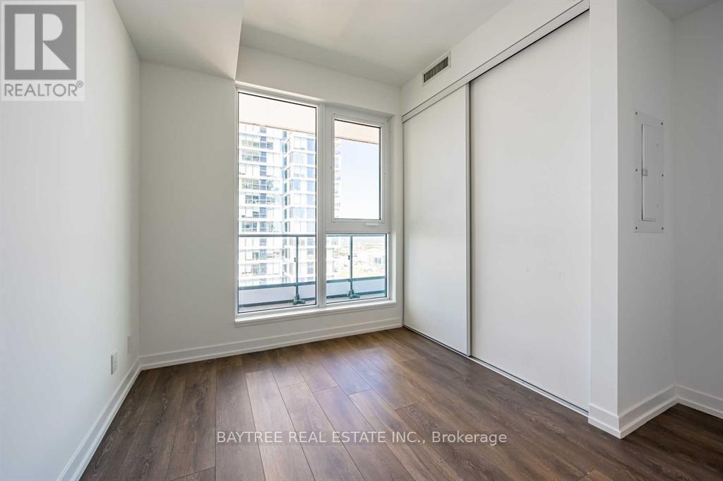 3910 - 950 Portage Parkway, Vaughan, ON - Indoor Photo Showing Other Room