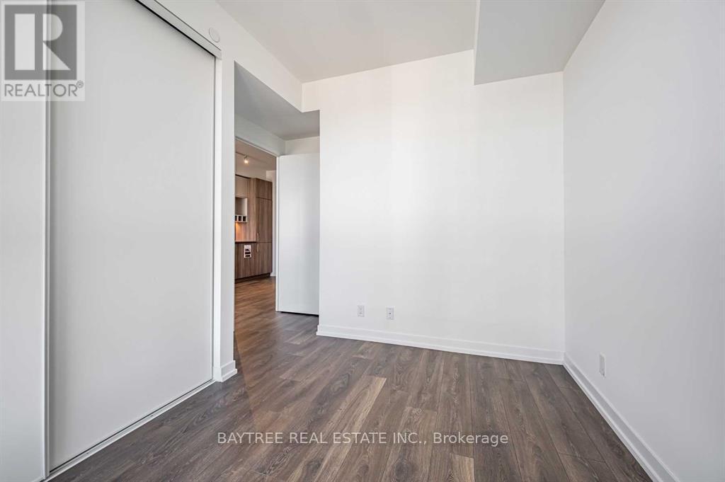 3910 - 950 Portage Parkway, Vaughan, ON - Indoor Photo Showing Other Room