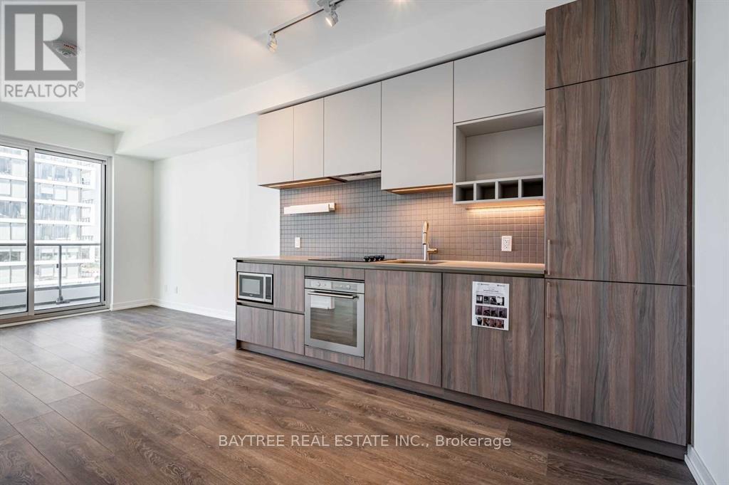 3910 - 950 Portage Parkway, Vaughan, ON - Indoor Photo Showing Kitchen