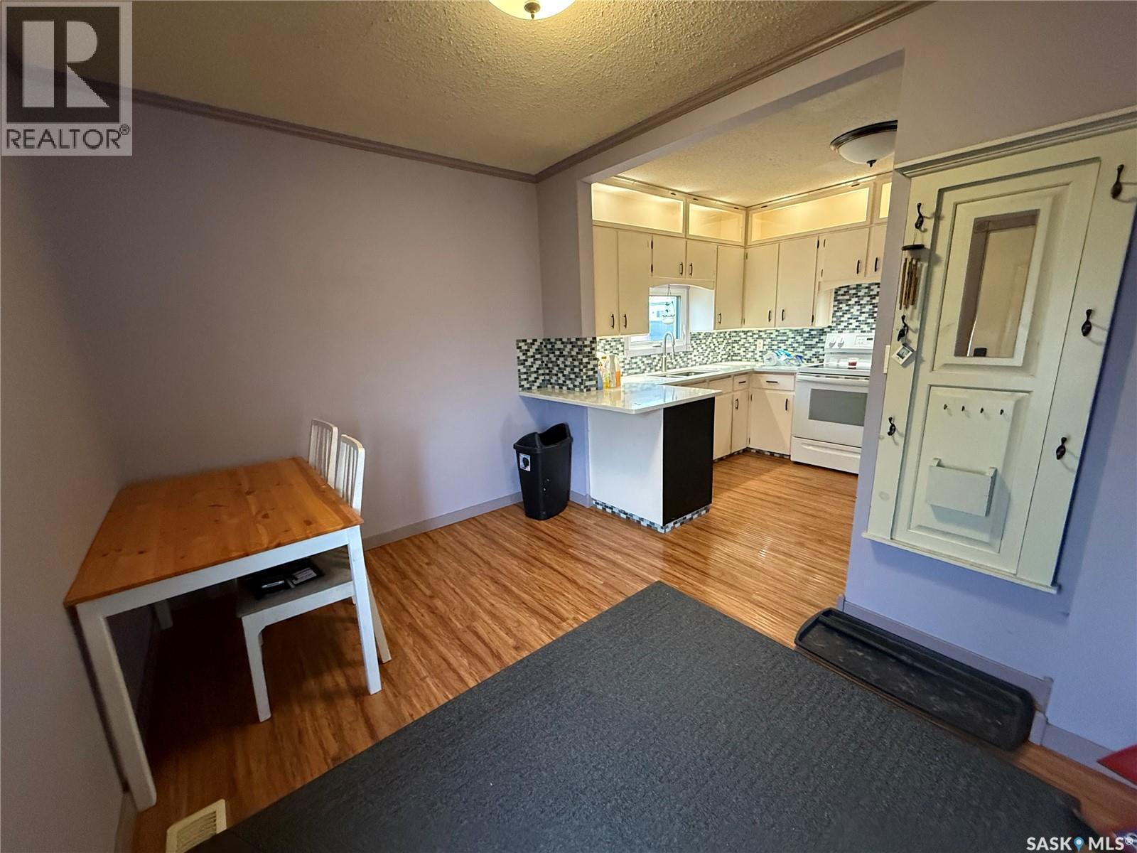 237 Perkins Street, Estevan, SK - Indoor