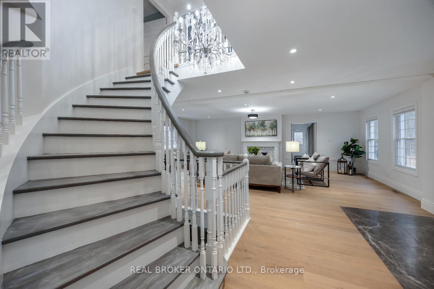 398 Sandy Hook Road, Kawartha Lakes (Manvers), ON - Indoor Photo Showing Other Room