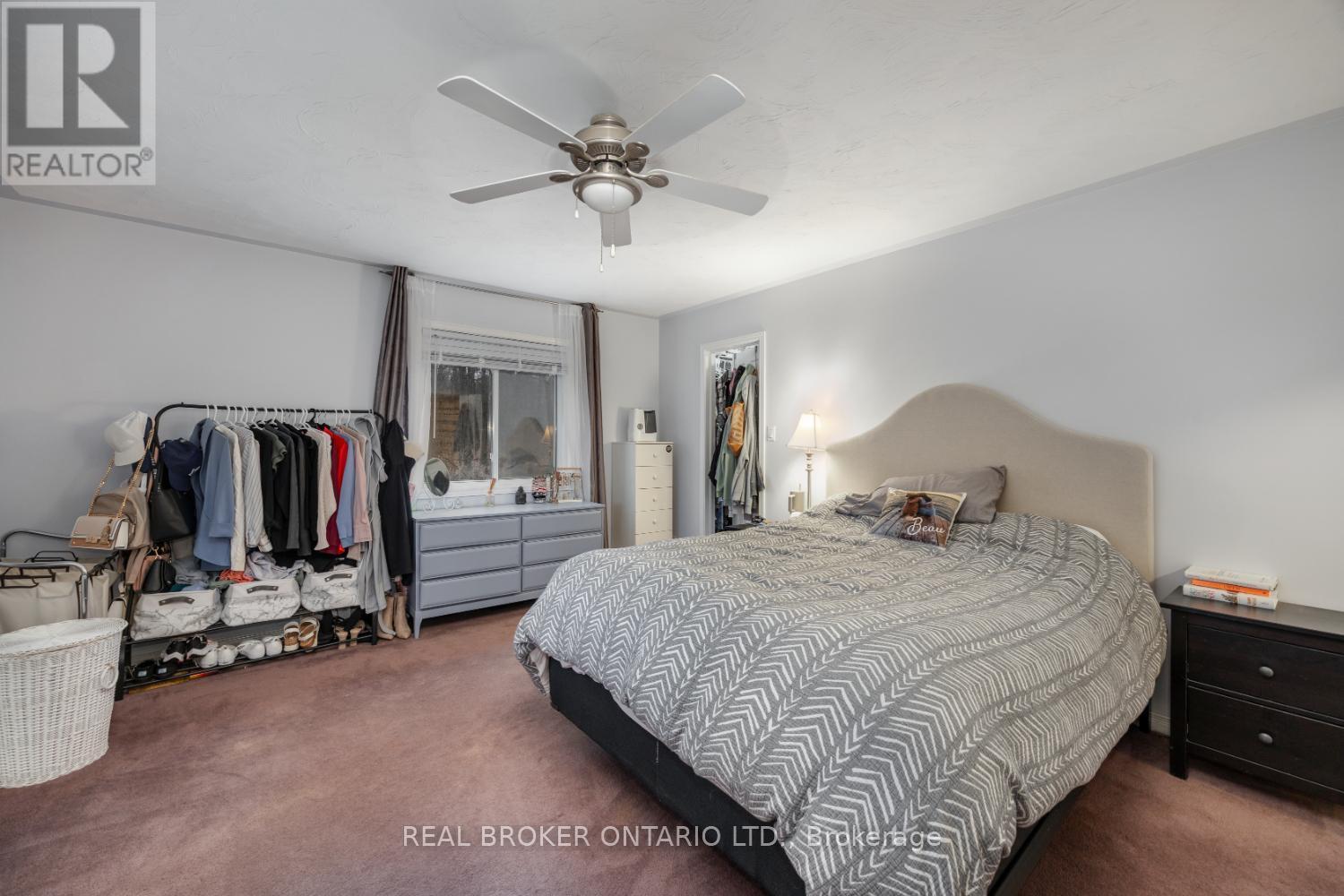 398 Sandy Hook Road, Kawartha Lakes (Manvers), ON - Indoor Photo Showing Bedroom