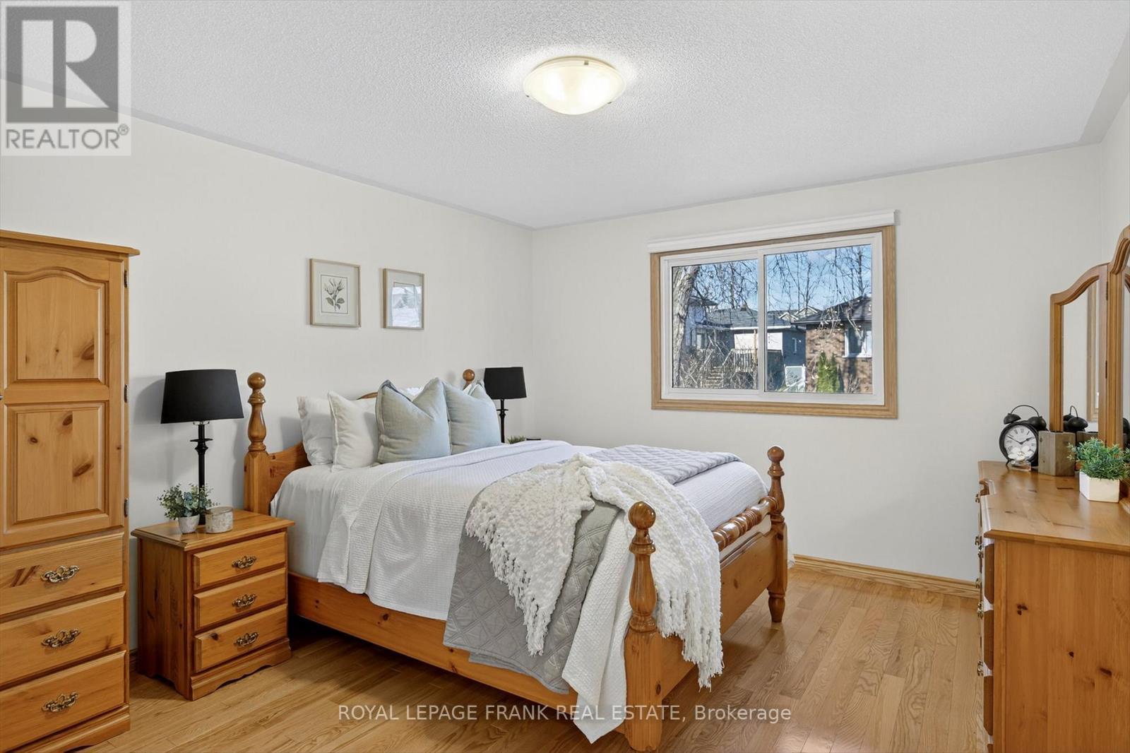 38 Clearview Court, Peterborough (Monaghan Ward 2), ON - Indoor Photo Showing Bedroom