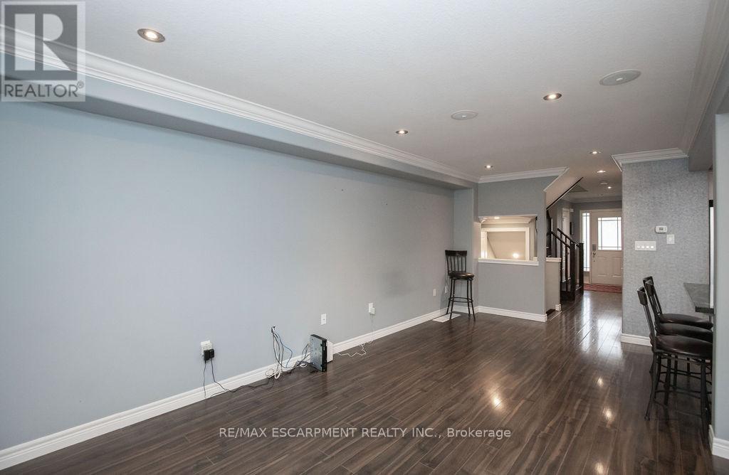 85 Chamomile Drive, Hamilton, ON - Indoor Photo Showing Other Room