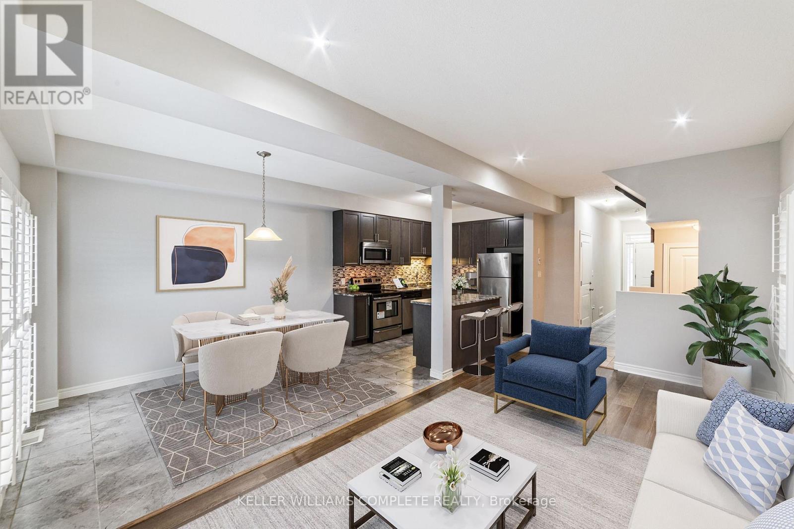 14 Serenity Lane, Hamilton, ON - Indoor Photo Showing Living Room