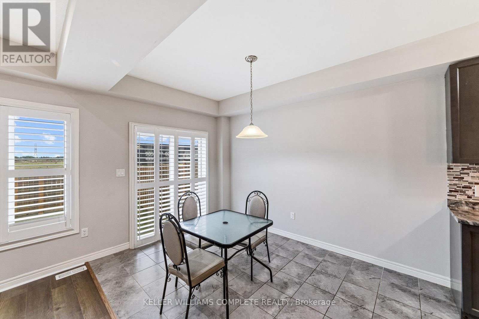 14 Serenity Lane, Hamilton, ON - Indoor