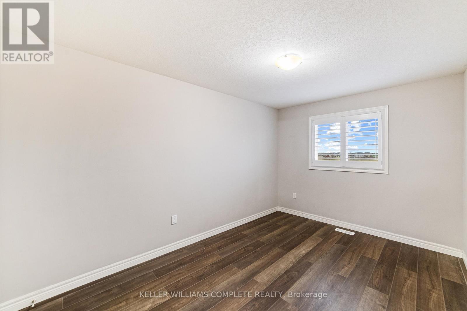 14 Serenity Lane, Hamilton, ON - Indoor Photo Showing Other Room