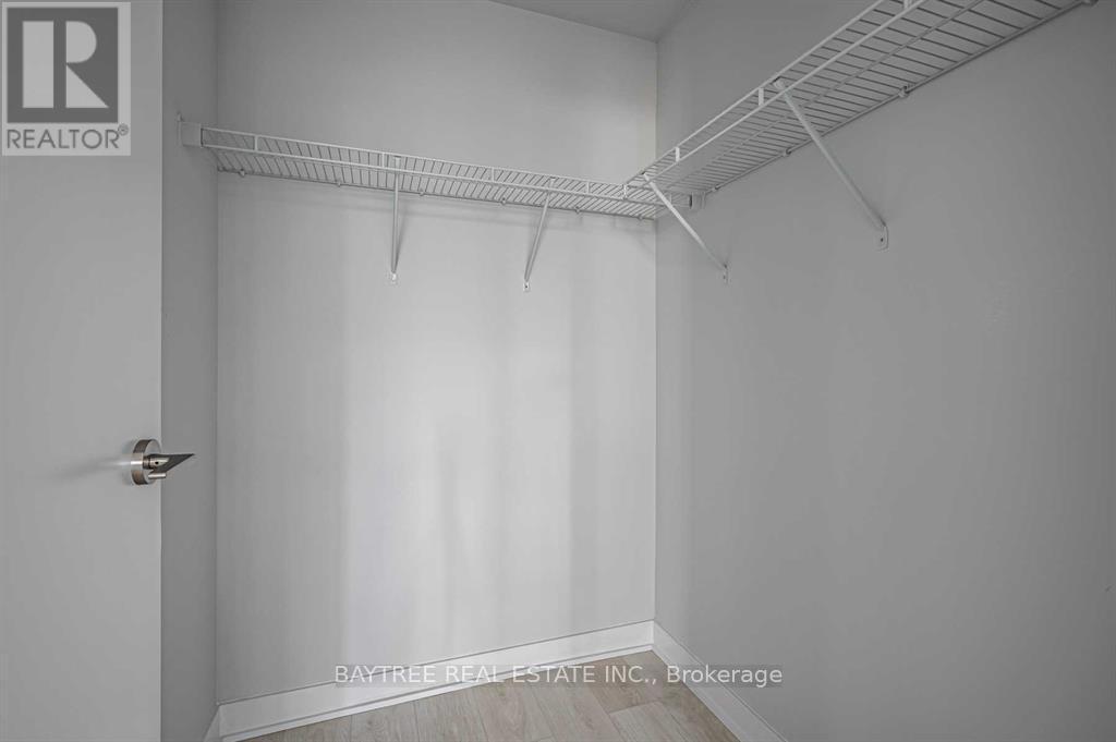 1401 - 2221 Yonge Street, Toronto, ON - Indoor With Storage