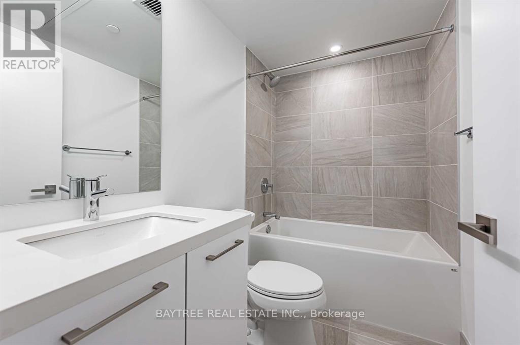 334 - 33 Frederick Todd Way, Toronto, ON - Indoor Photo Showing Bathroom