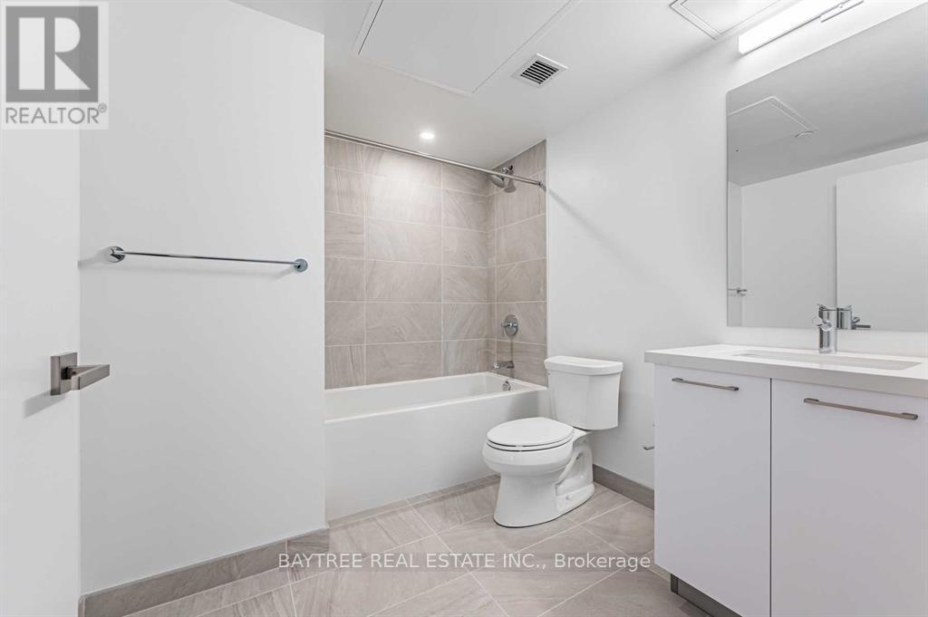 414 - 33 Frederick Todd Way, Toronto, ON - Indoor Photo Showing Bathroom