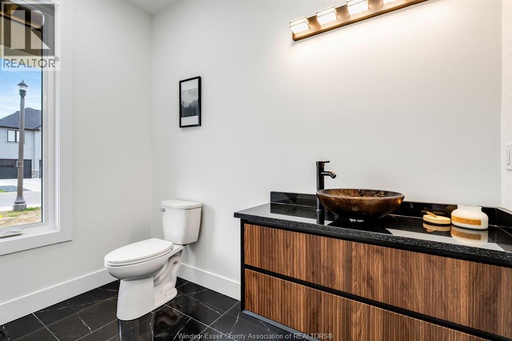 227 Cowan Court, Amherstburg, ON - Indoor Photo Showing Bathroom