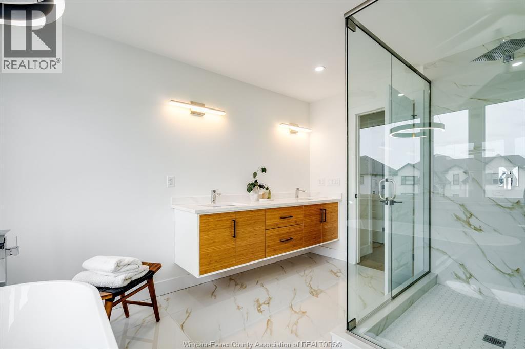 227 Cowan Court, Amherstburg, ON - Indoor Photo Showing Bathroom