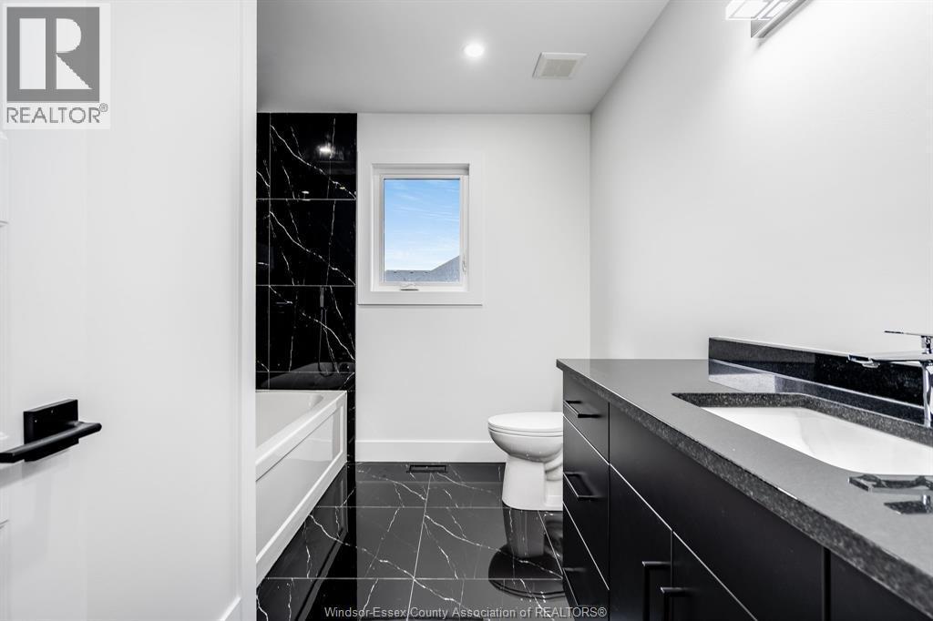 227 Cowan Court, Amherstburg, ON - Indoor Photo Showing Bathroom