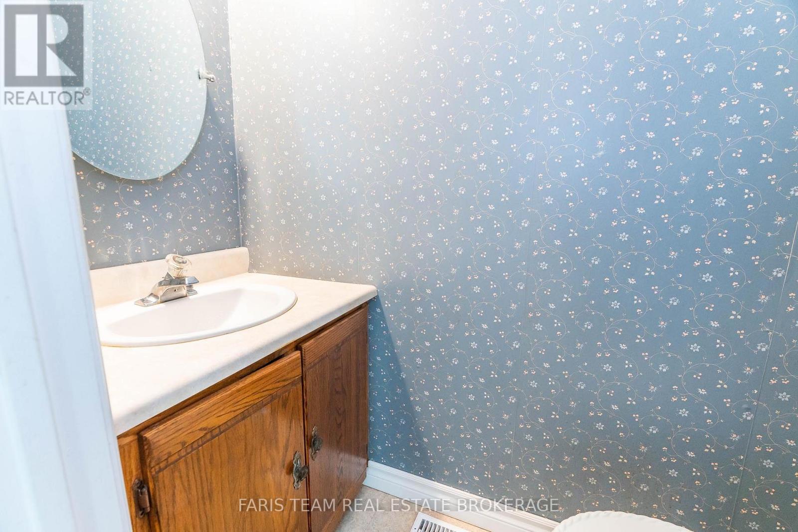 53 Maple Drive, Orillia, ON - Indoor Photo Showing Bathroom