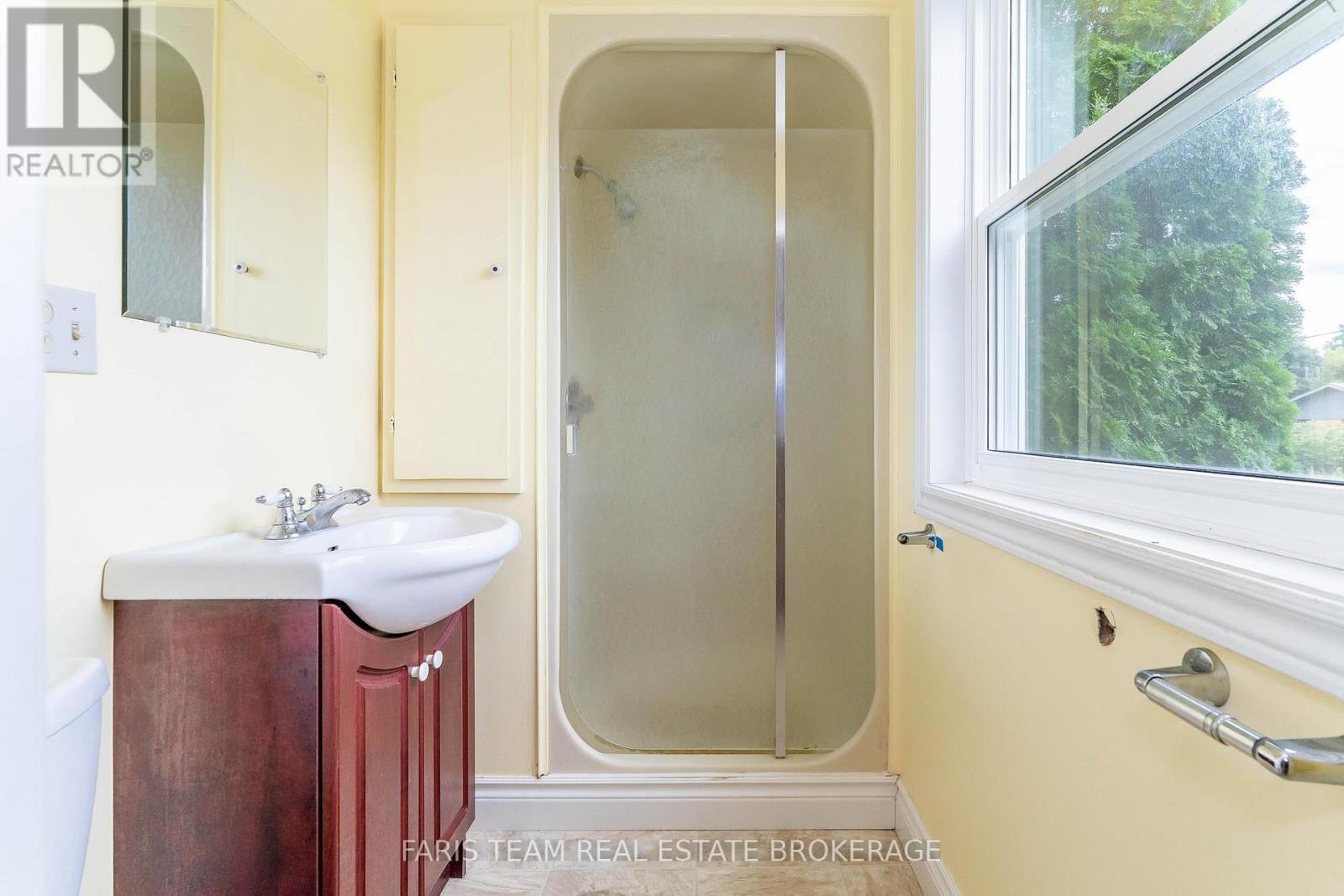53 Maple Drive, Orillia, ON - Indoor Photo Showing Bathroom