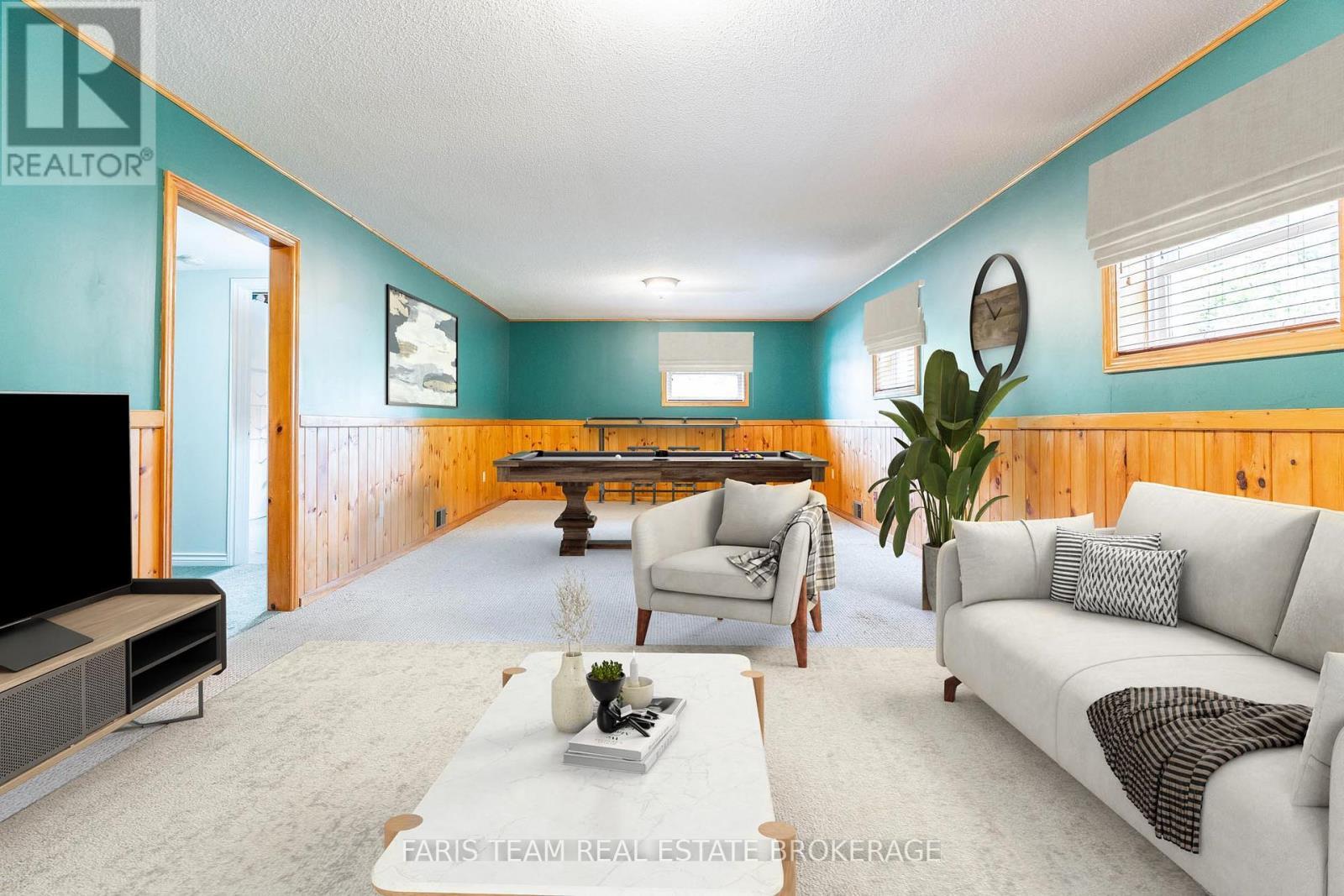 53 Maple Drive, Orillia, ON - Indoor Photo Showing Living Room