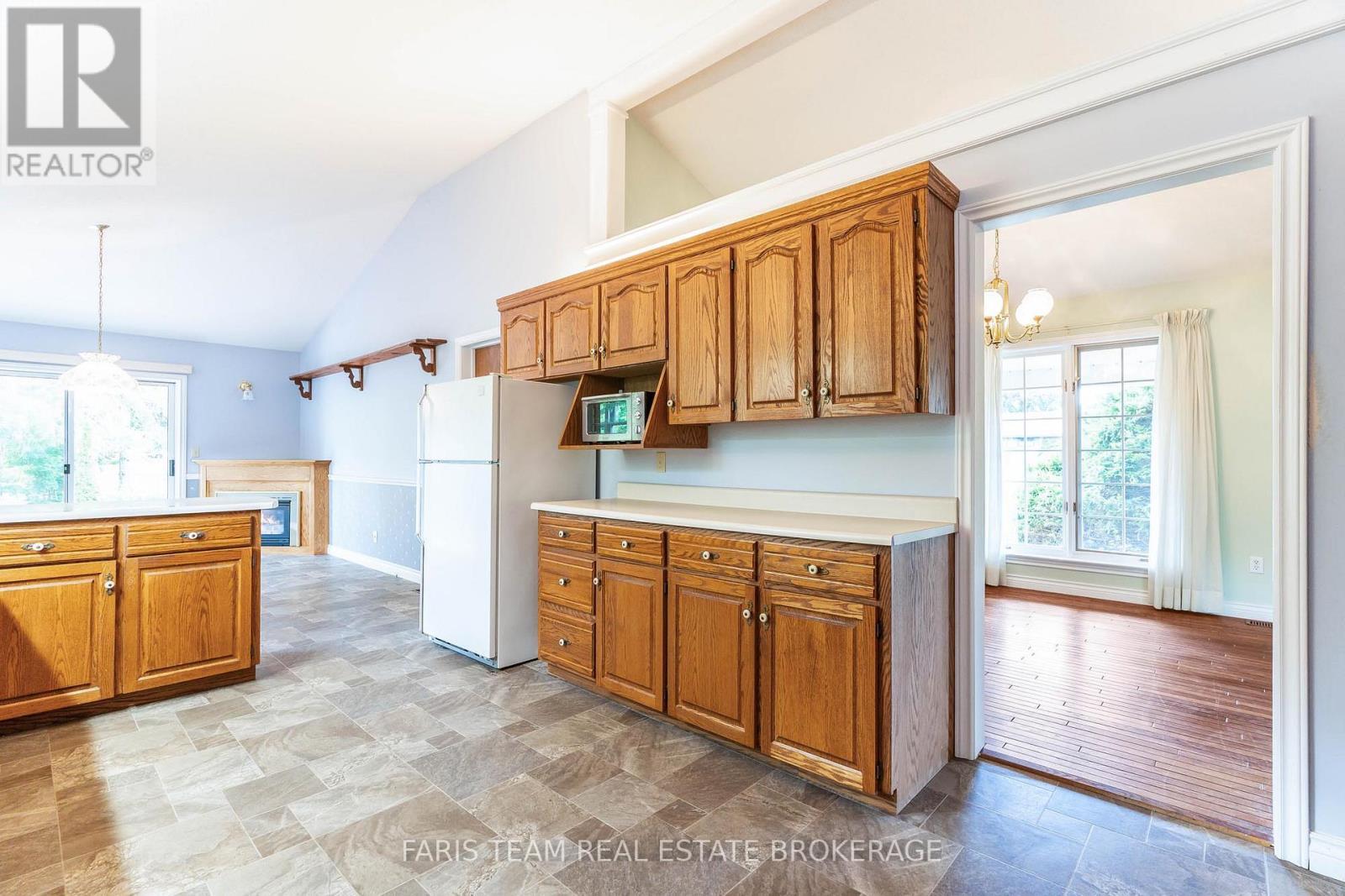 53 Maple Drive, Orillia, ON - Indoor Photo Showing Kitchen