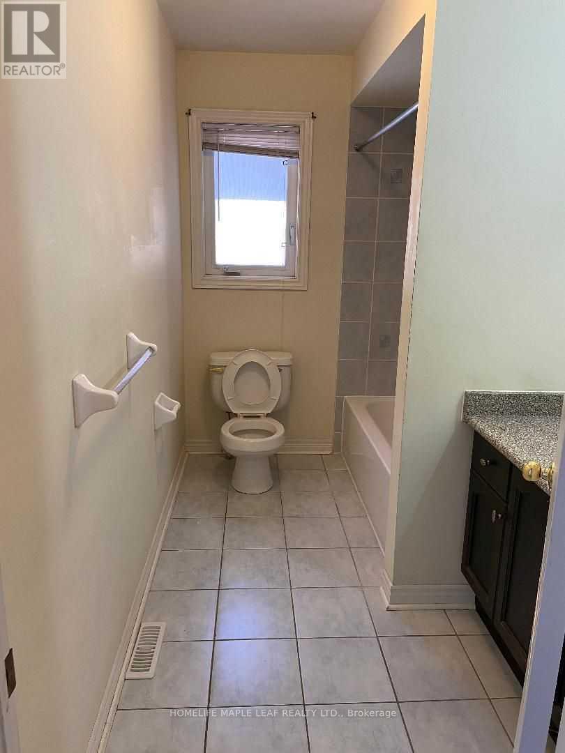 27 Robitaille Road, Brampton, ON - Indoor Photo Showing Bathroom