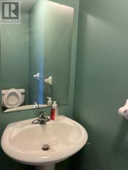27 Robitaille Road, Brampton, ON - Indoor Photo Showing Bathroom