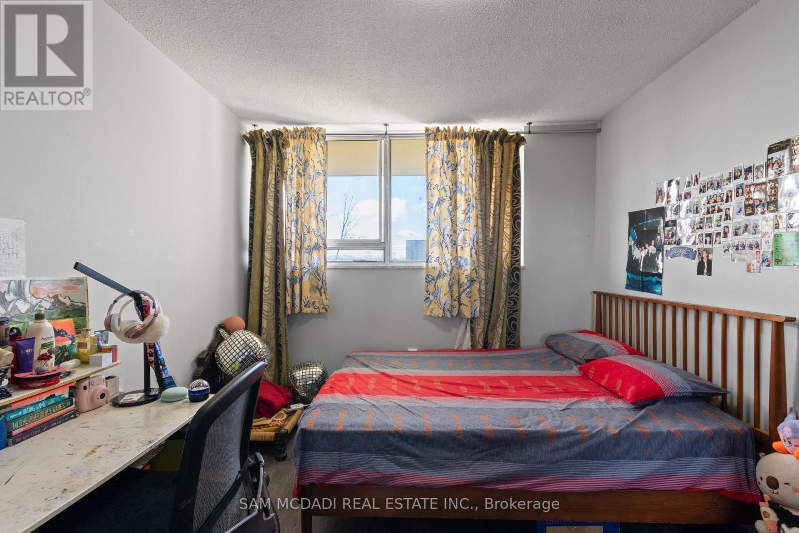 211 - 1050 Stainton Drive, Mississauga, ON - Indoor Photo Showing Bedroom