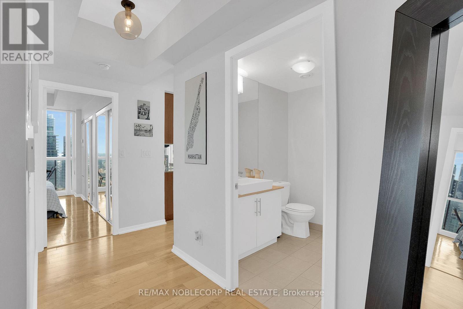 4407 - 55 Bremner Boulevard, Toronto, ON - Indoor Photo Showing Bathroom
