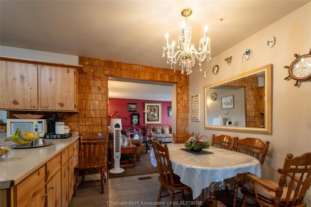 27 Hillcrest Avenue, Chatham, ON