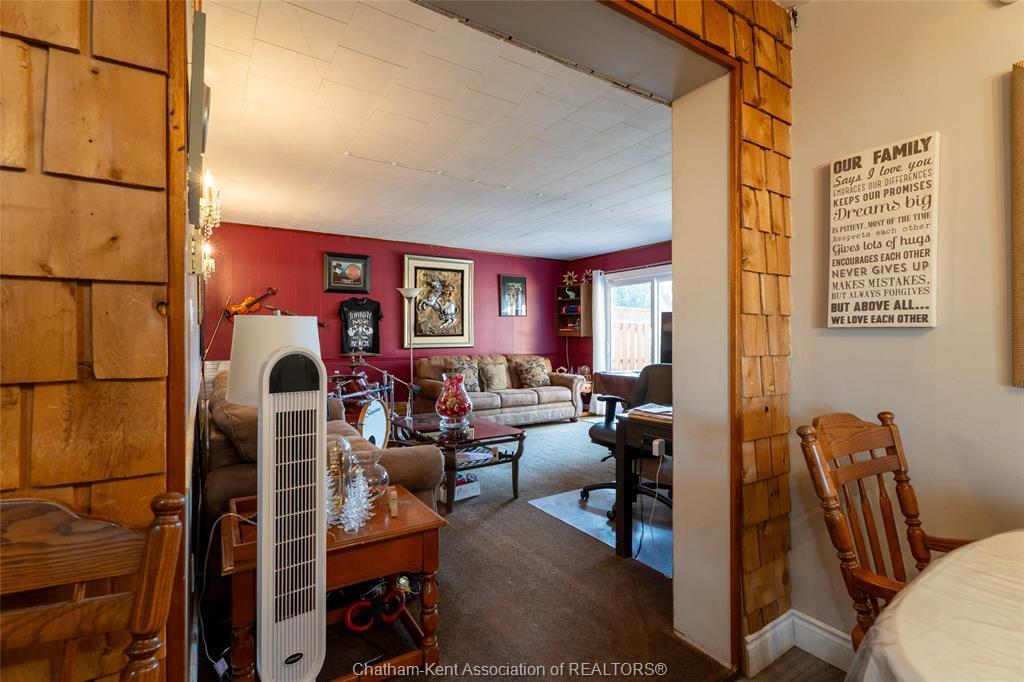 27 Hillcrest Avenue, Chatham, ON