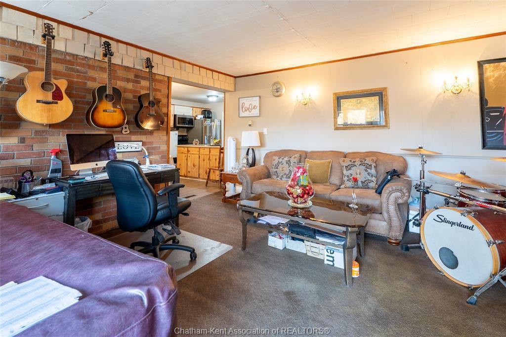 27 Hillcrest Avenue, Chatham, ON