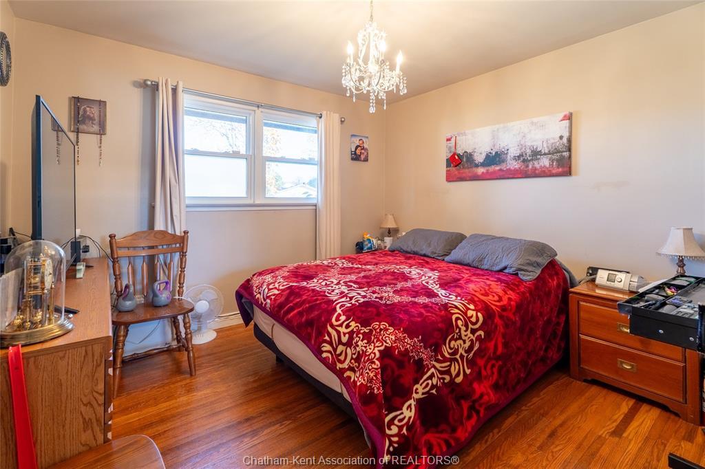 27 Hillcrest Avenue, Chatham, ON