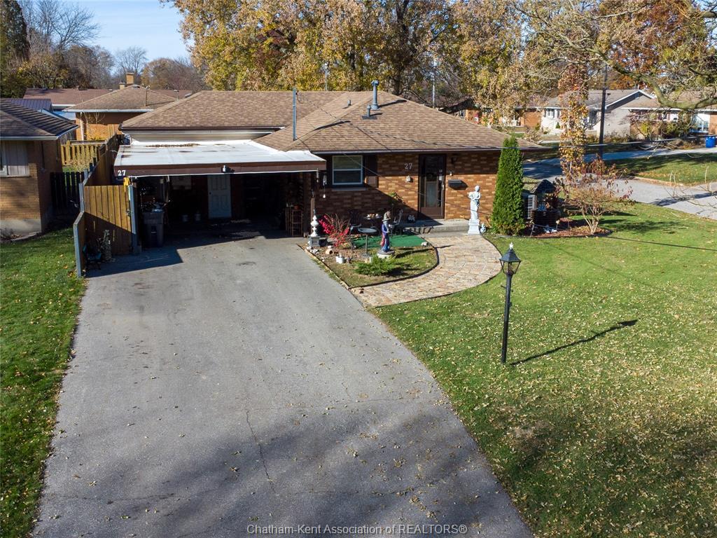 27 Hillcrest Avenue, Chatham, ON