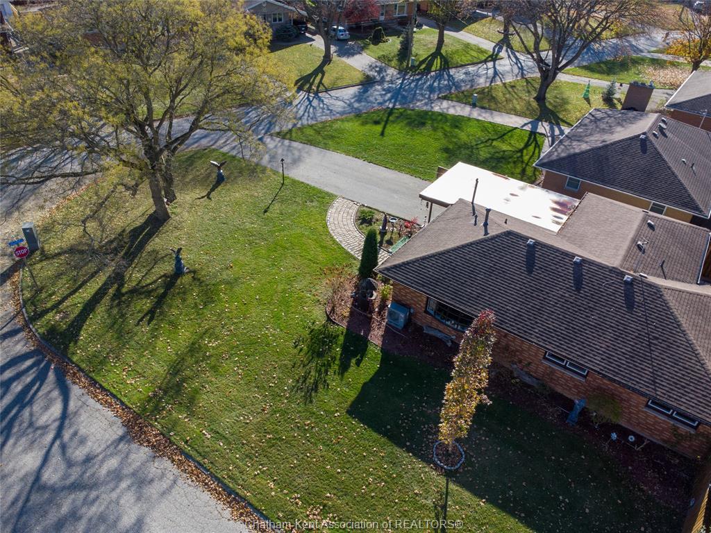 27 Hillcrest Avenue, Chatham, ON