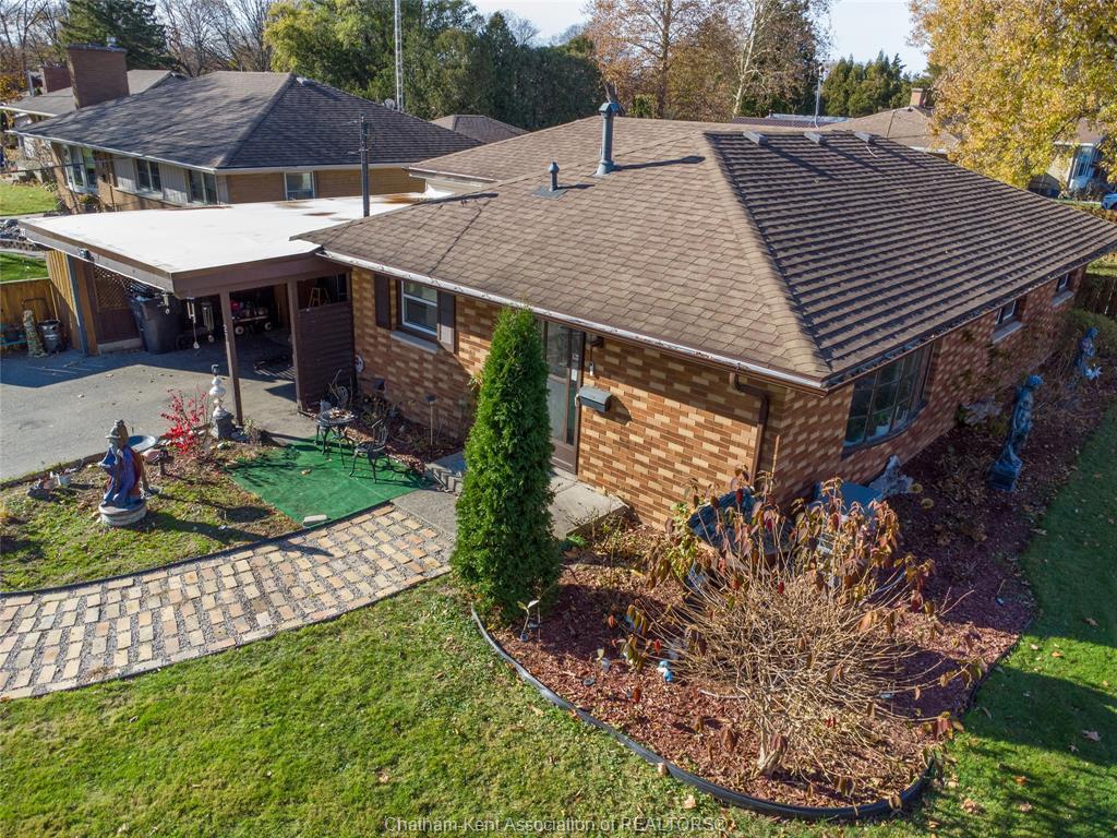 27 Hillcrest Avenue, Chatham, ON