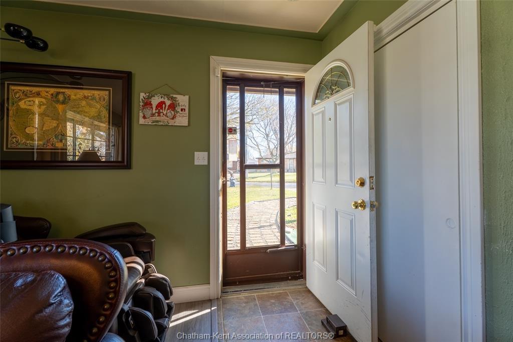 27 Hillcrest Avenue, Chatham, ON