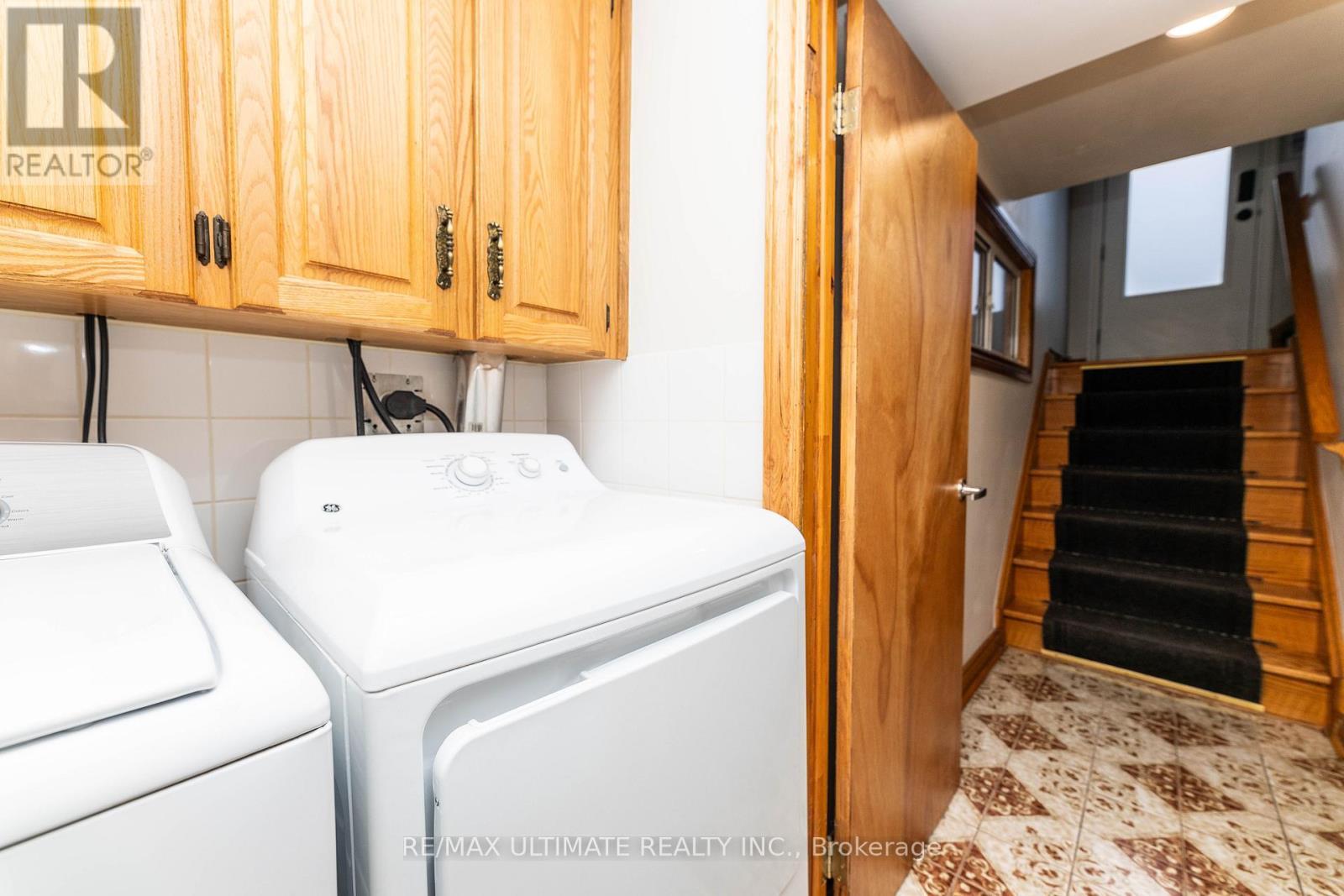 Main - 448 Salem Avenue N, Toronto, ON - Indoor Photo Showing Laundry Room
