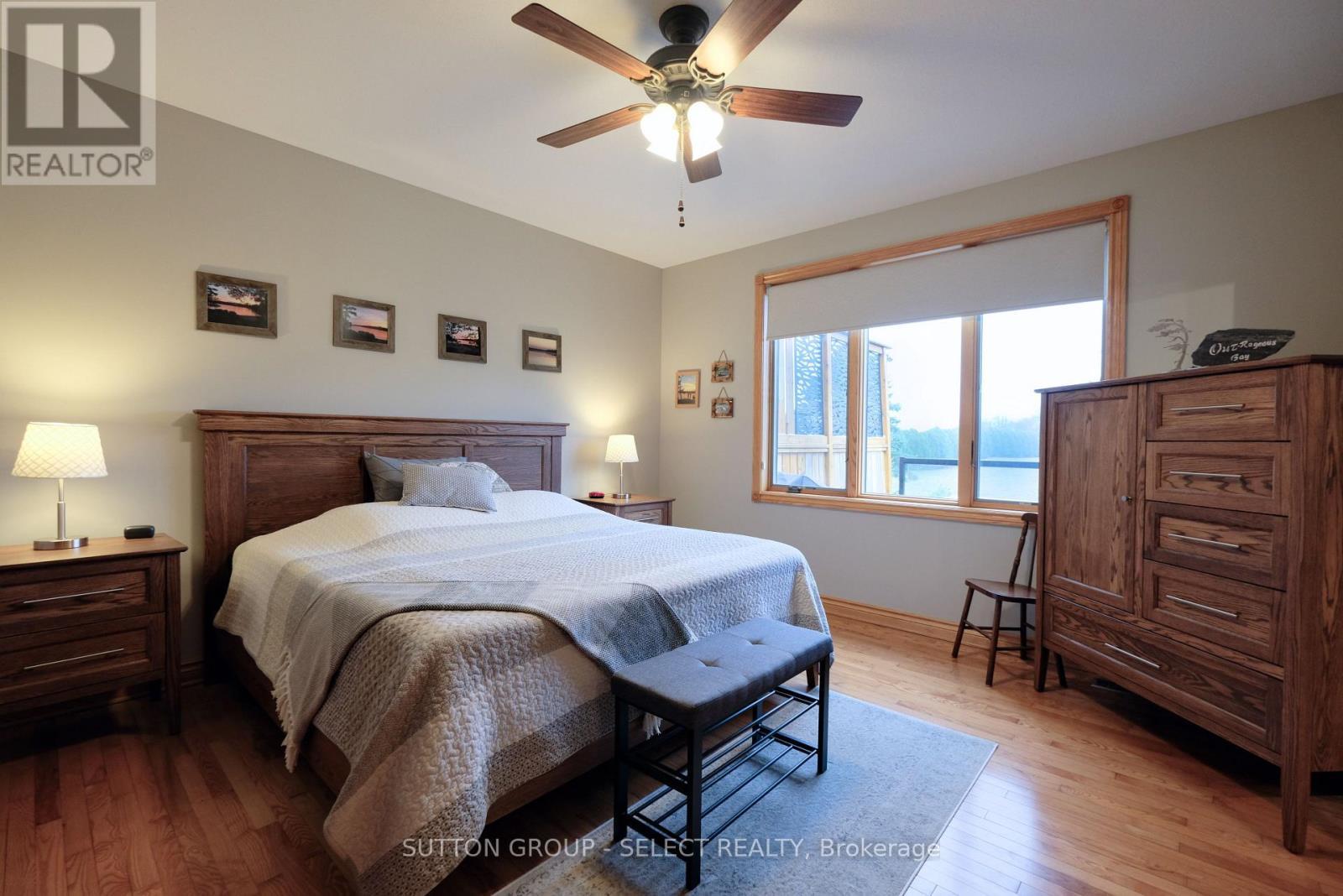 7284 Calvert Drive, Strathroy-Caradoc, ON - Indoor Photo Showing Bedroom