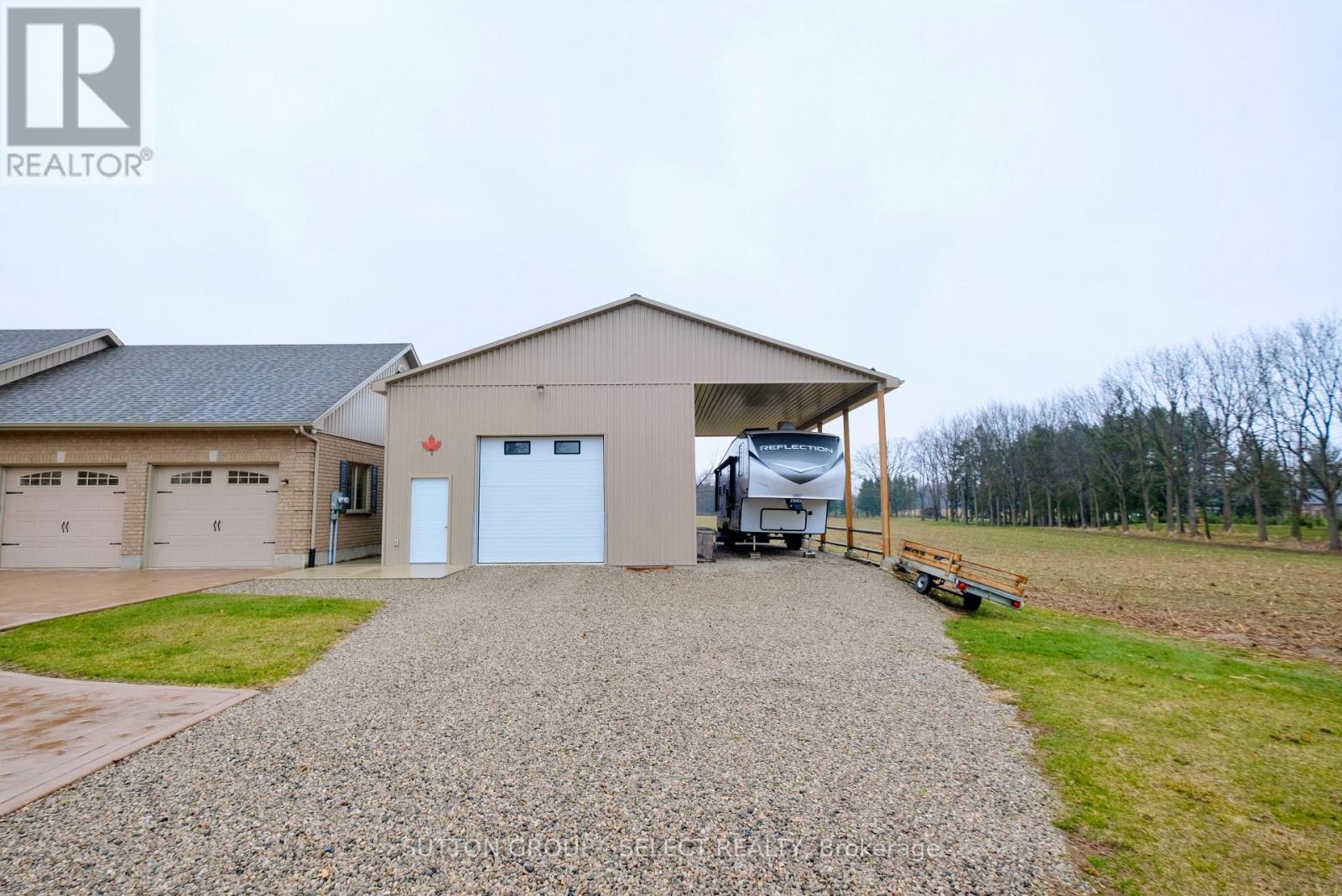 7284 Calvert Drive, Strathroy-Caradoc, ON - Outdoor