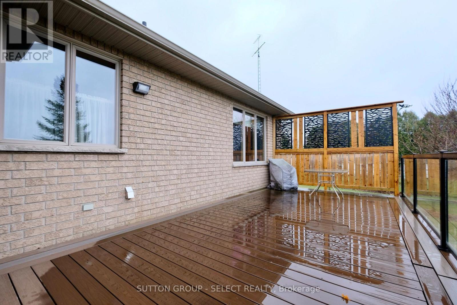 7284 Calvert Drive, Strathroy-Caradoc, ON - Outdoor With Exterior