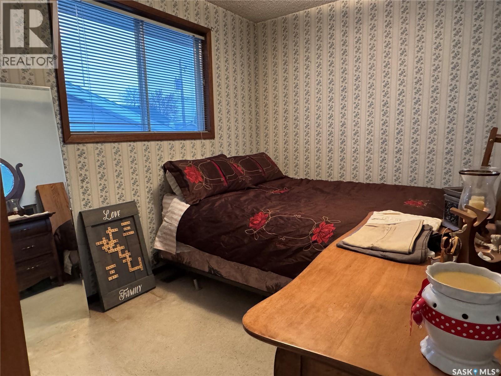 97 Dorothy Street, Regina, SK - Indoor Photo Showing Bedroom