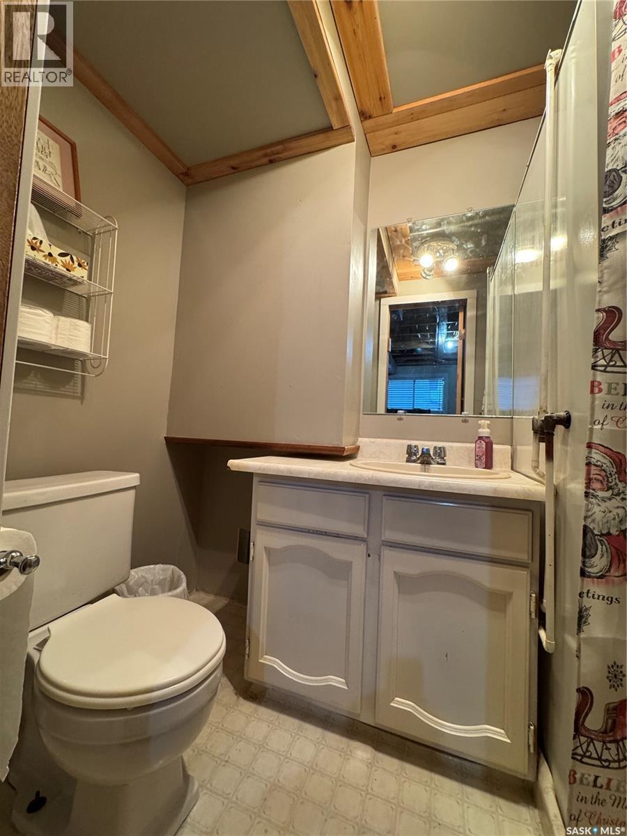 97 Dorothy Street, Regina, SK - Indoor Photo Showing Bathroom
