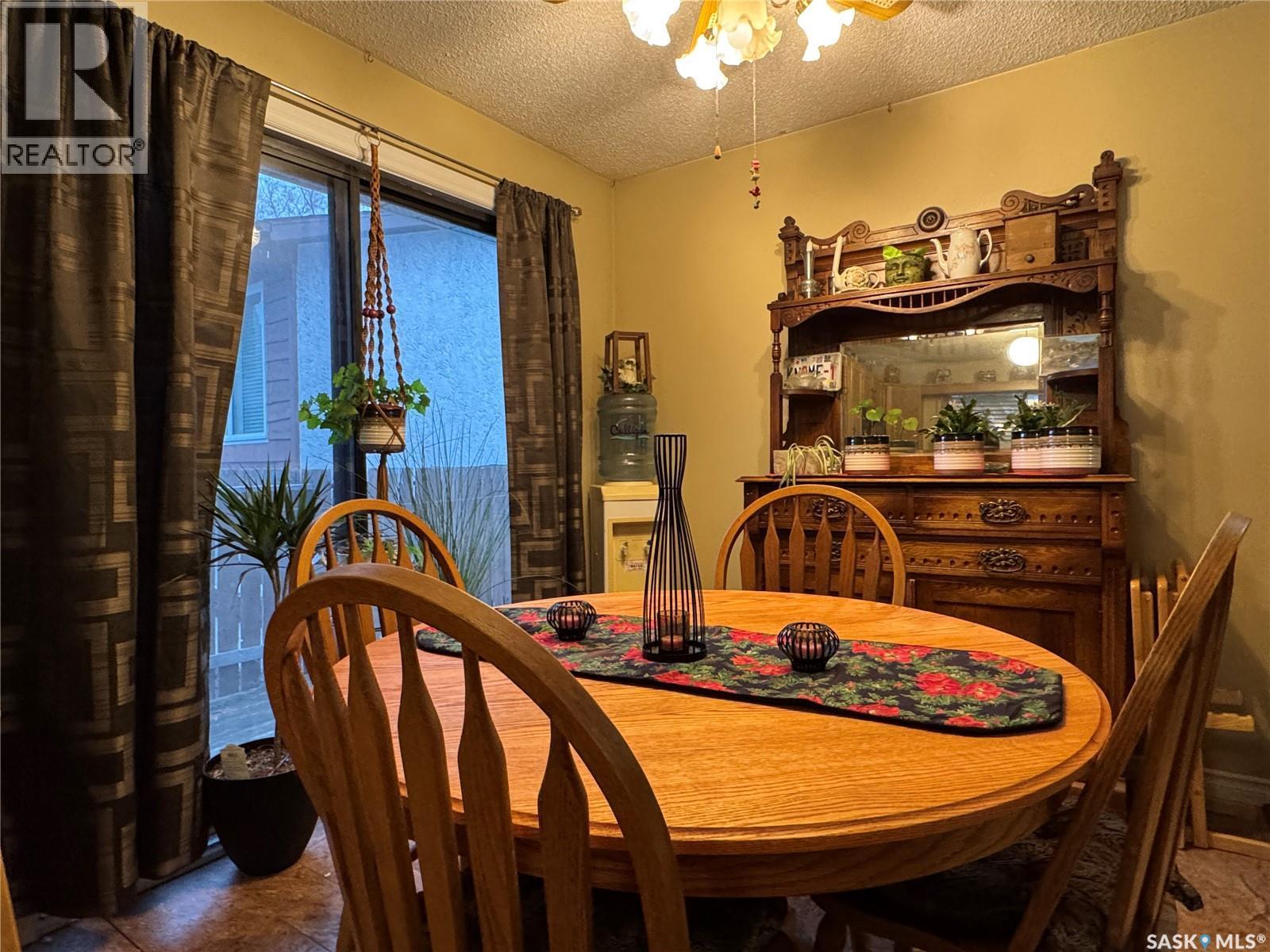97 Dorothy Street, Regina, SK - Indoor Photo Showing Dining Room