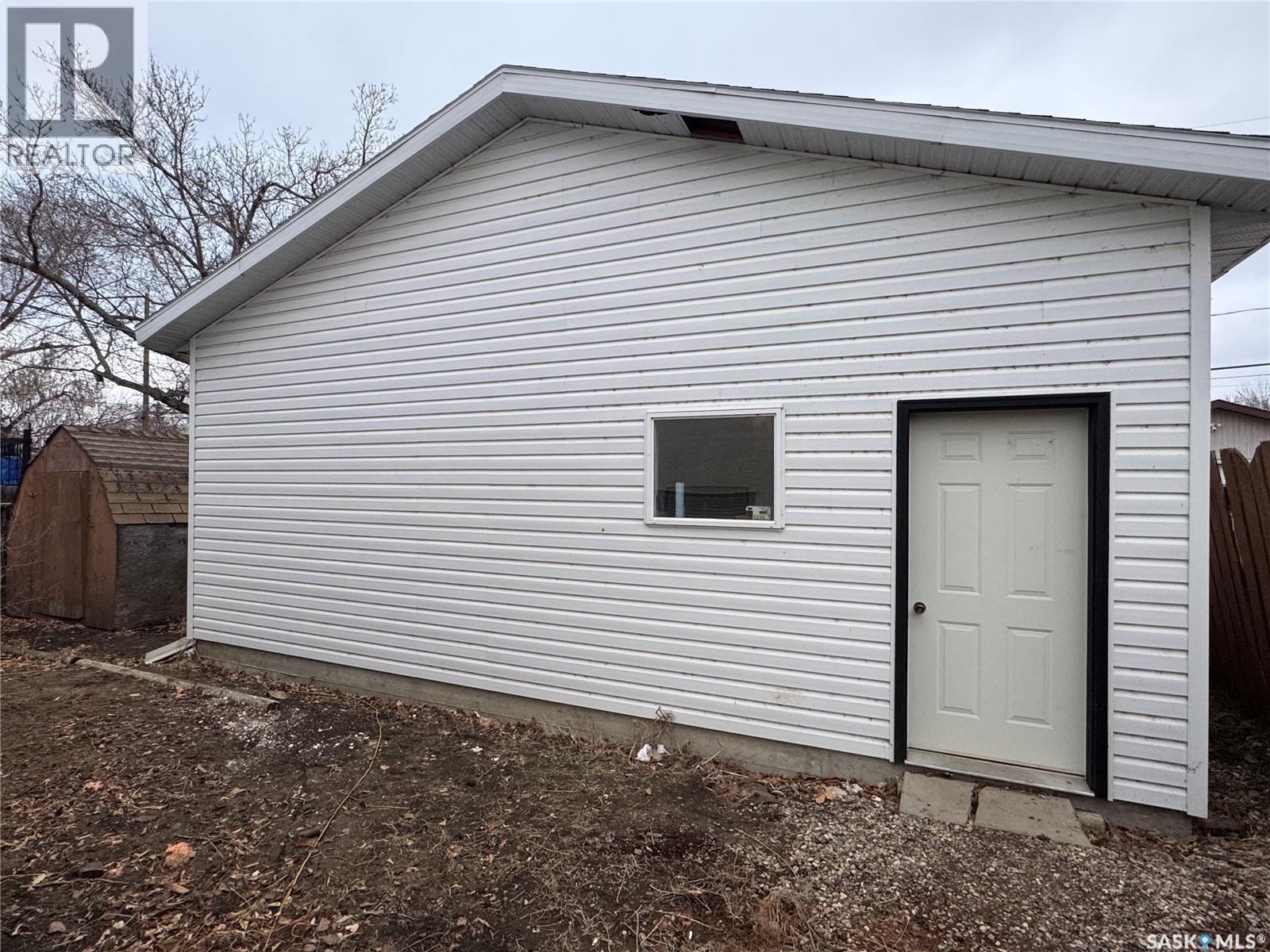 97 Dorothy Street, Regina, SK - Outdoor With Exterior