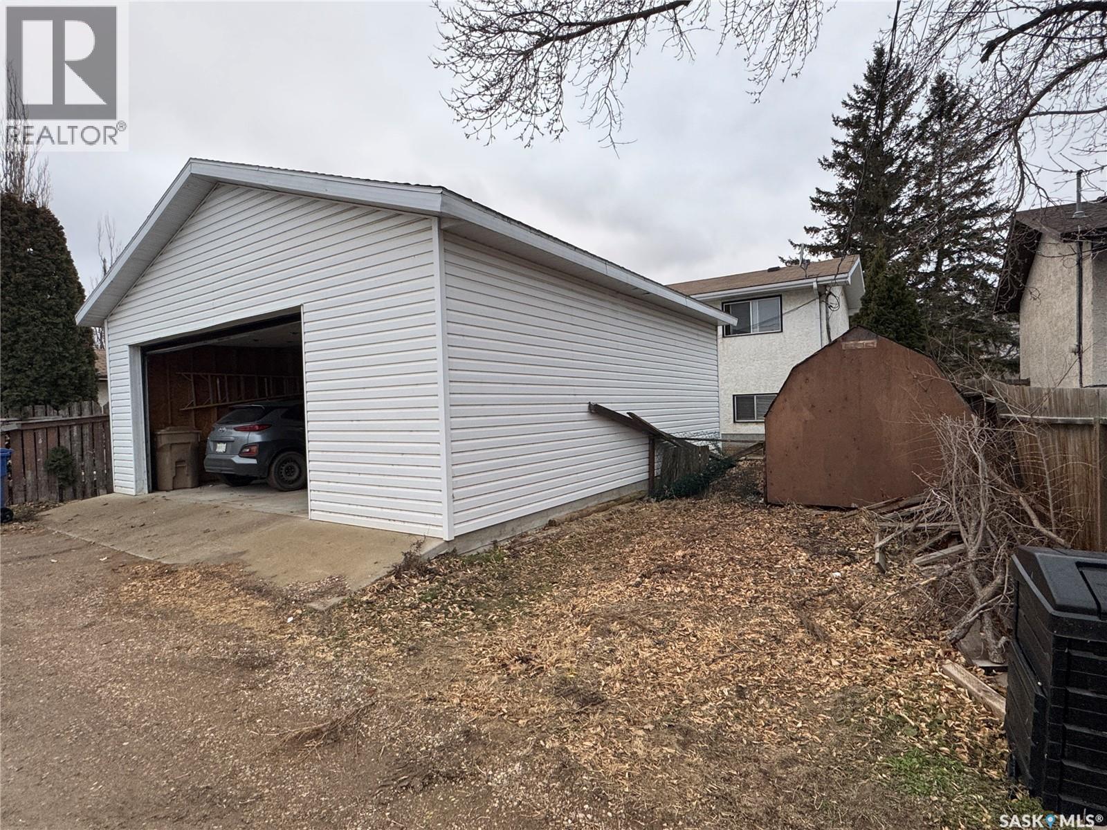 97 Dorothy Street, Regina, SK - Outdoor With Exterior