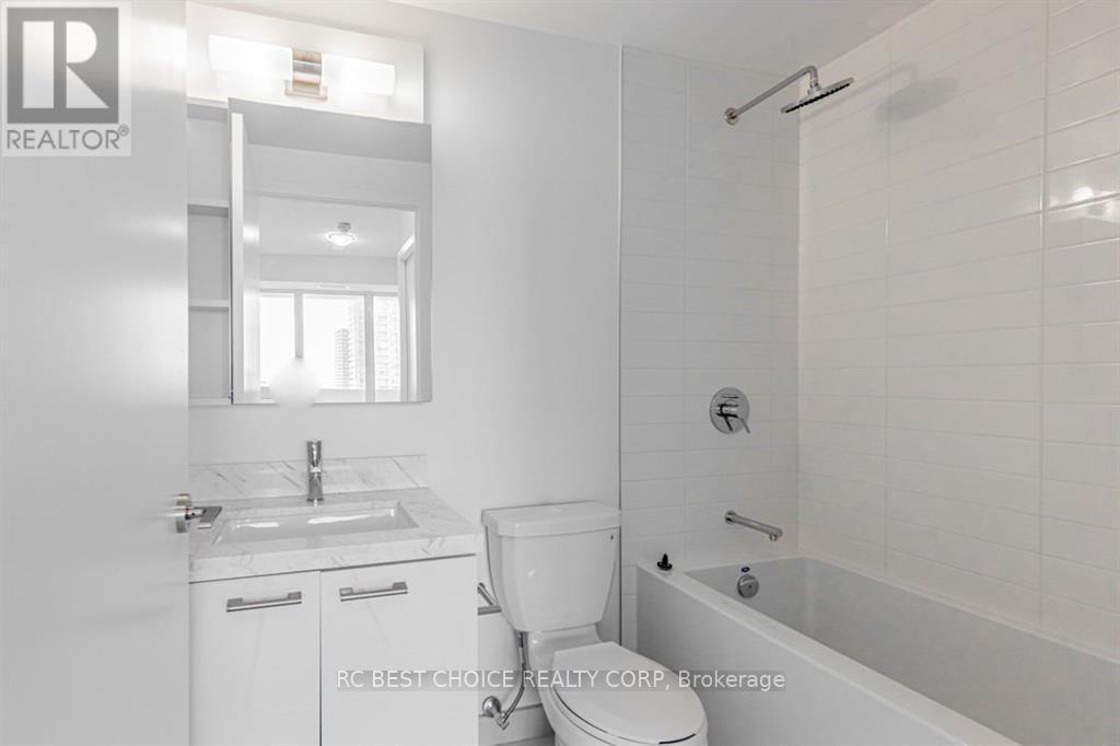 1803 - 2221 Yonge Street, Toronto, ON - Indoor Photo Showing Bathroom
