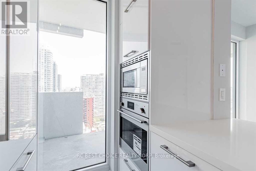 1803 - 2221 Yonge Street, Toronto, ON - Indoor Photo Showing Kitchen