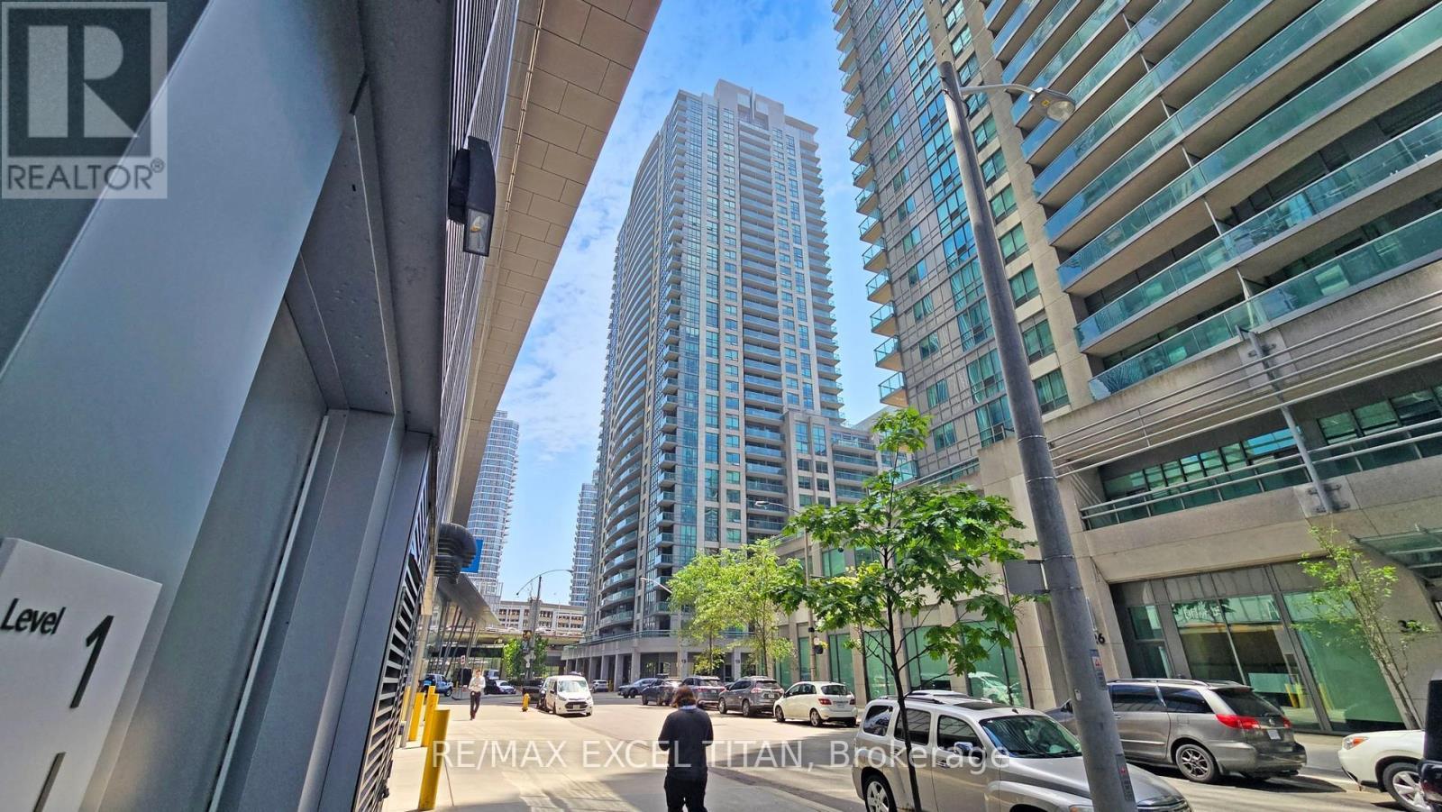 2006 - 19 Grand Trunk Crescent, Toronto, ON - Outdoor