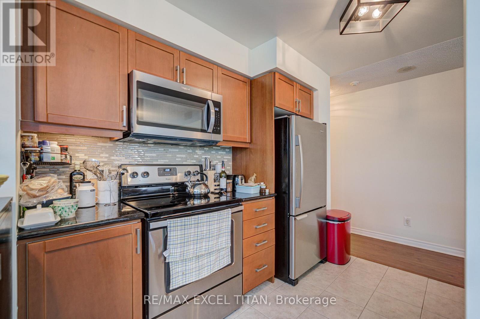 2006 - 19 Grand Trunk Crescent, Toronto, ON - Indoor Photo Showing Kitchen With Stainless Steel Kitchen