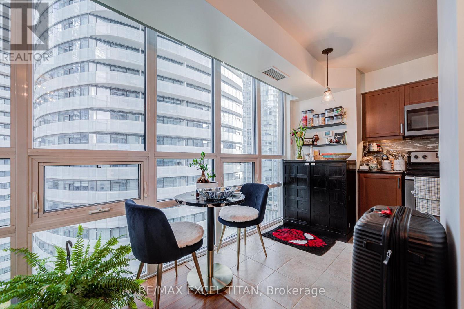 2006 - 19 Grand Trunk Crescent, Toronto, ON - Indoor